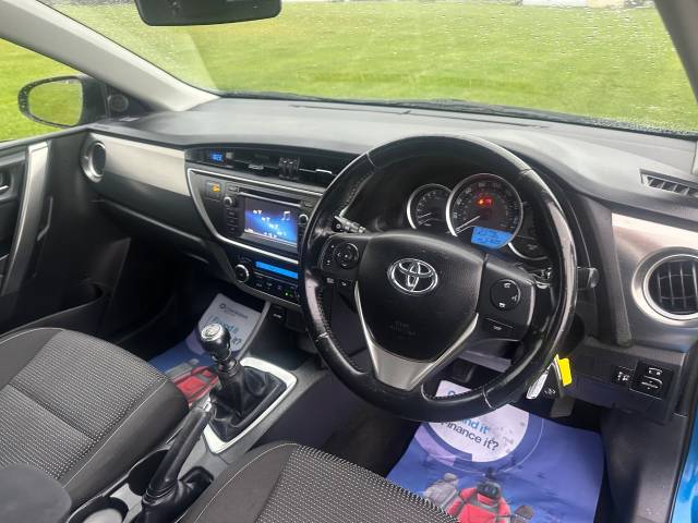 2014 Toyota Auris 1.33 Dual VVTi Icon 5dr
